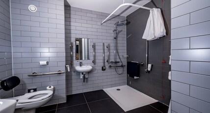Holiday Inn Express Derry - Londonderry Room Type - 1 King Accessible Extra Floor Space Free Hot Breakfast Holiday Inn Express Derry - Londonderry Room Type - 1 King Accessible Extra Floor Space Free Hot Breakfast