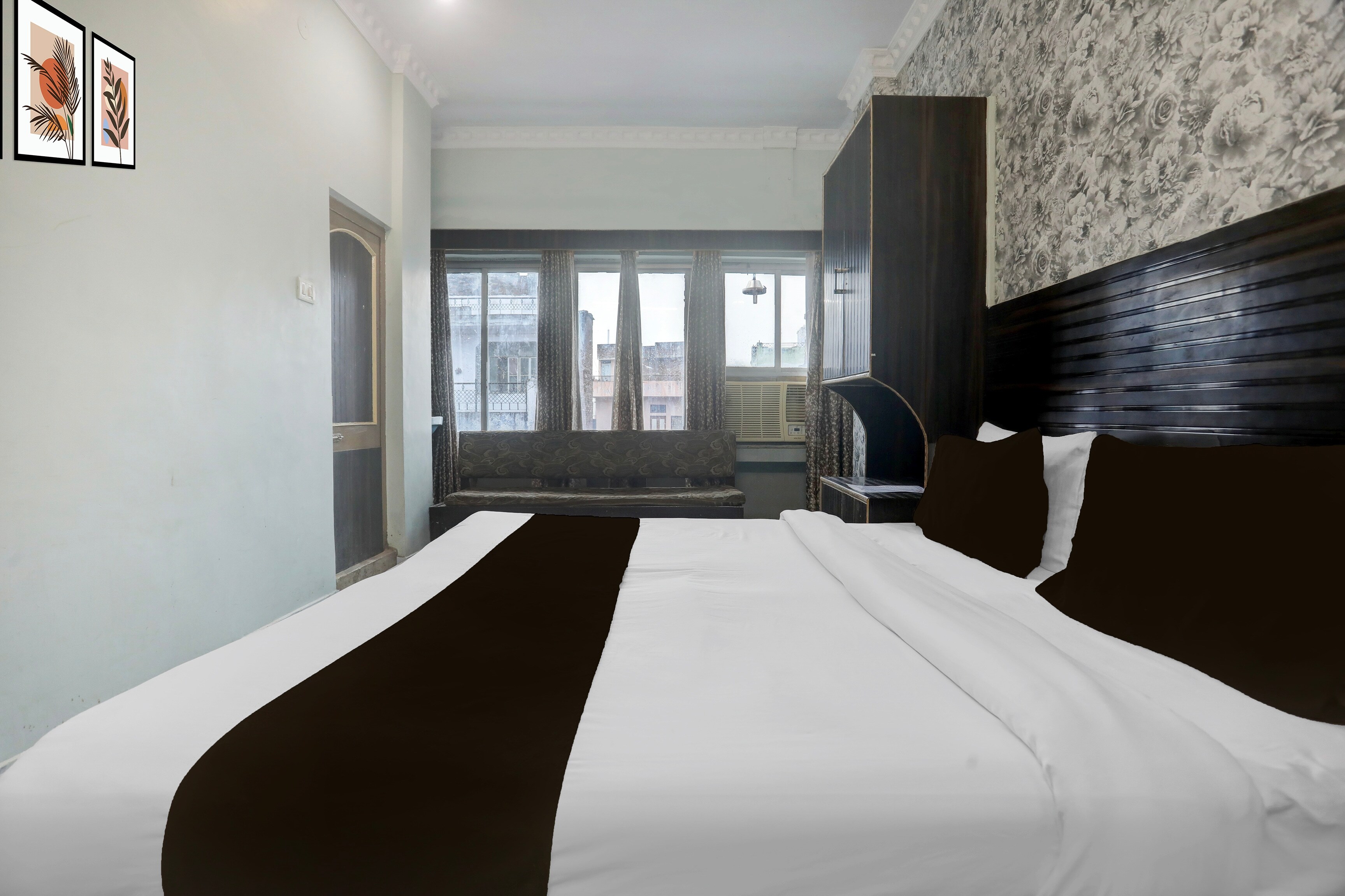 Hotel O by OYO Manali Inn - Tap to explore photos
