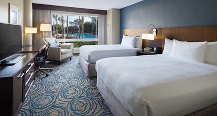 DoubleTree by Hilton San Diego - Del Mar Room Type - 2 QUEEN GUEST RM POOL VIEW