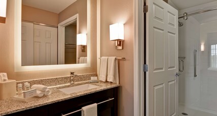 Homewood Suites by Hilton Aurora Naperville Room Type - 1 KING STUDIO SUITE NOSMOK