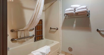 Best Western Newberg Inn Room Type - 1 King Bed, Non-Smoking, High Speed Internet Access, Microwave And Refrigerator, Coffee Maker, Iron 