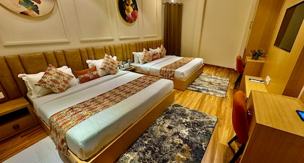 Hotel Heaven View - 50 m From Golden Temple Room Type - Family Room with 2 King Bed Hotel Heaven View - 50 m From Golden Temple Room Type - Family Room with 2 King Bed