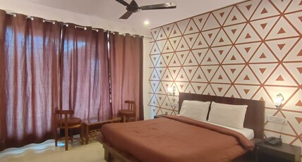 Shalini Excellency Room Type - Standard Non A/C Room