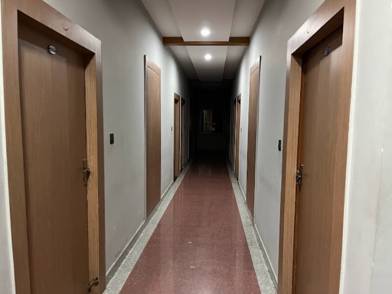 S.A. KING PLAZA - Tap to explore photos