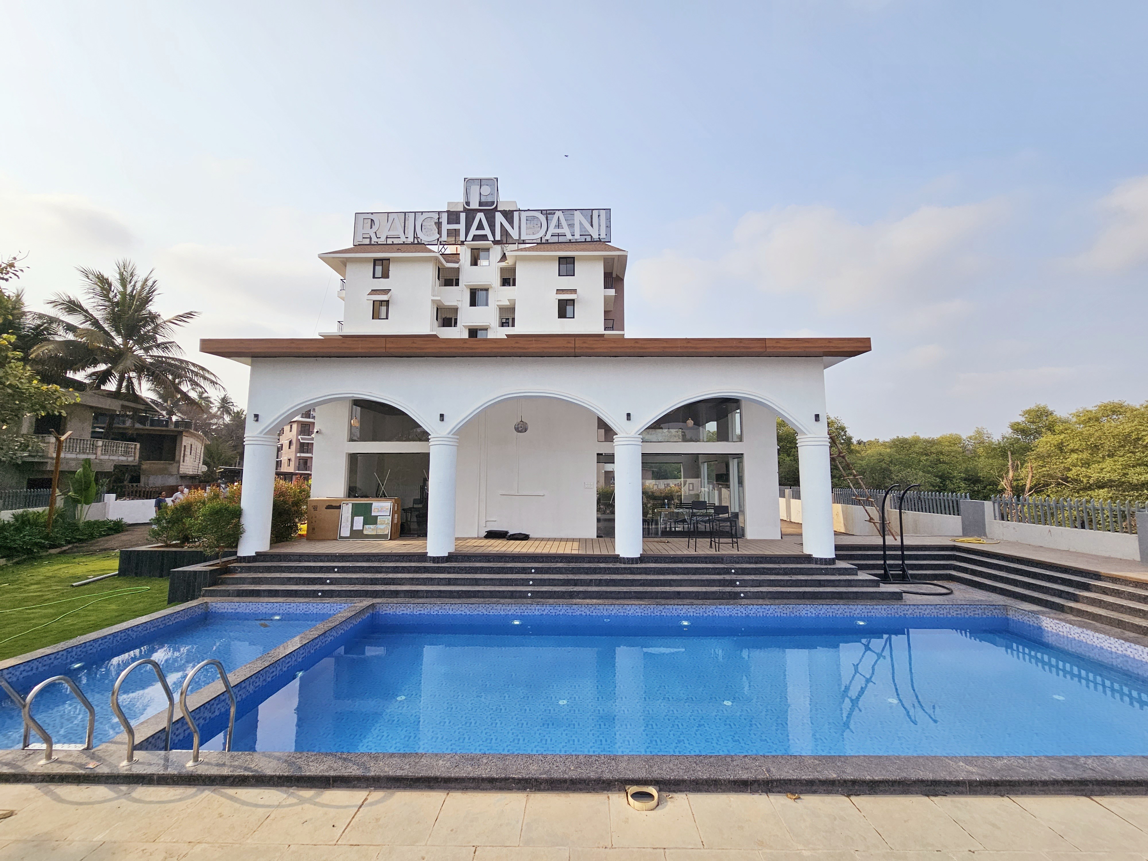 Botanica C105 - Tap to explore photos