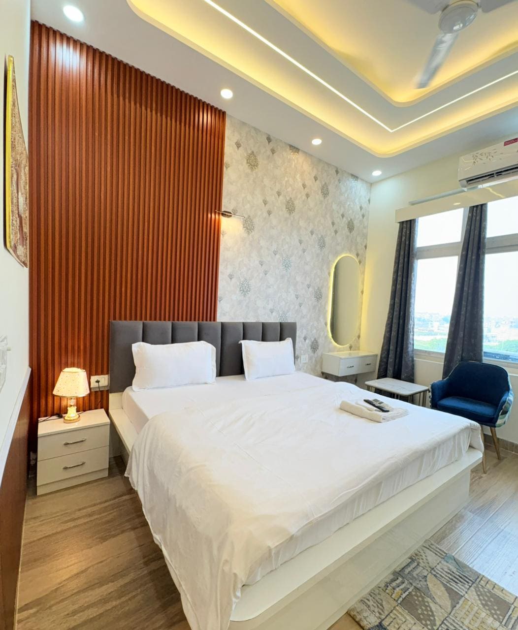 Trovero Suites - Luxury Studios at Paramount - Tap to explore photos