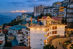Sucasa Hills Meraki Grand Two Mins Walk From MG Marg