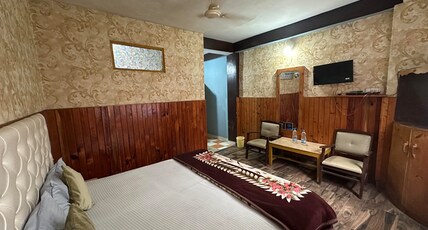 Hotel Krishna Palace Room Type - Deluxe Room B