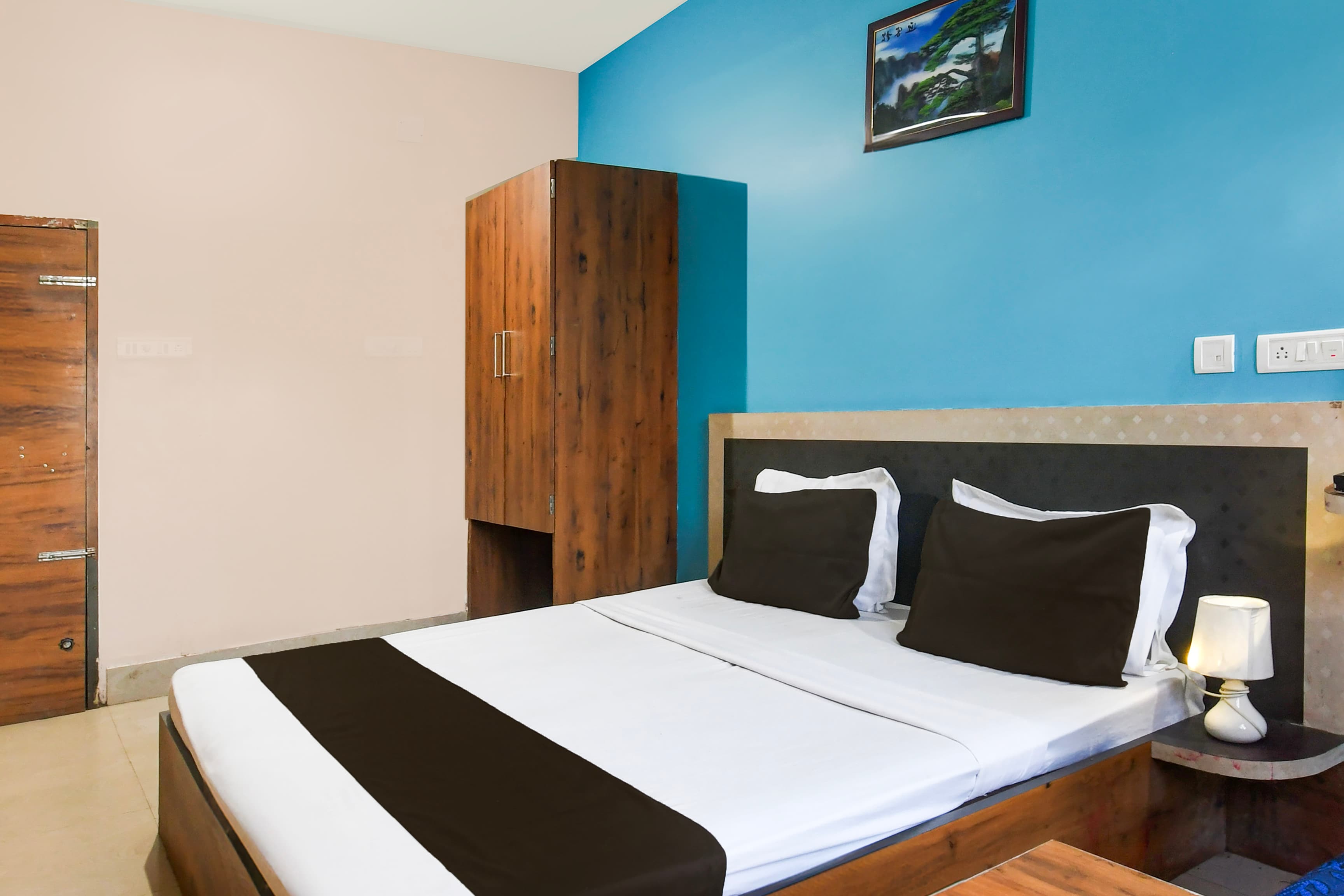 Super Hotel O The Brightstar - Tap to explore photos