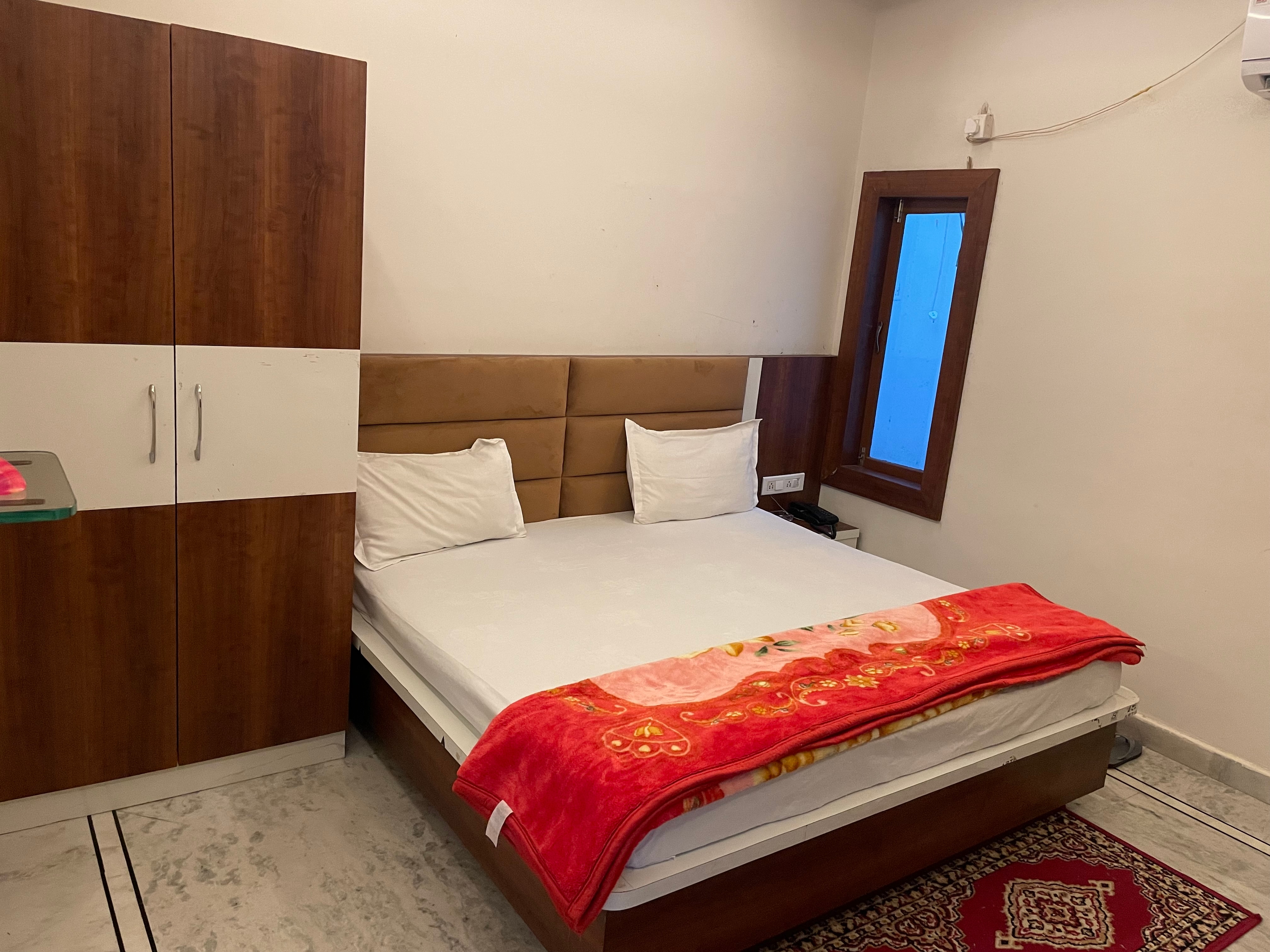 Hotel Narayan Inn - Tap to explore photos