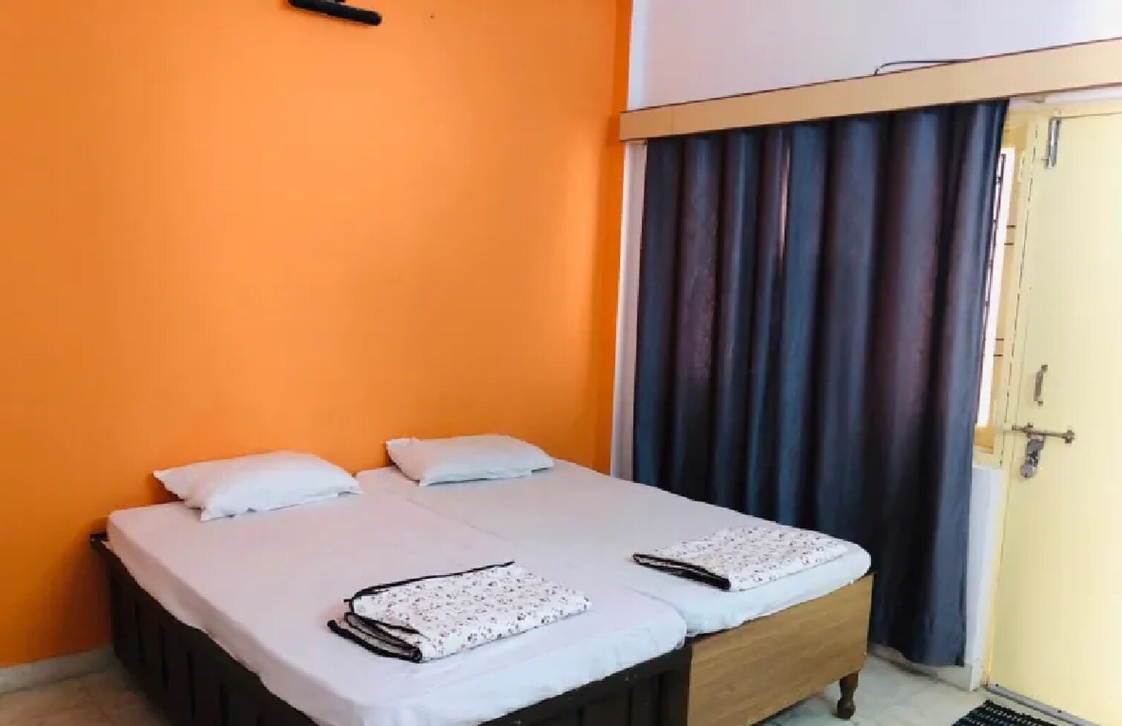 Hotel Samrat - Tap to explore photos