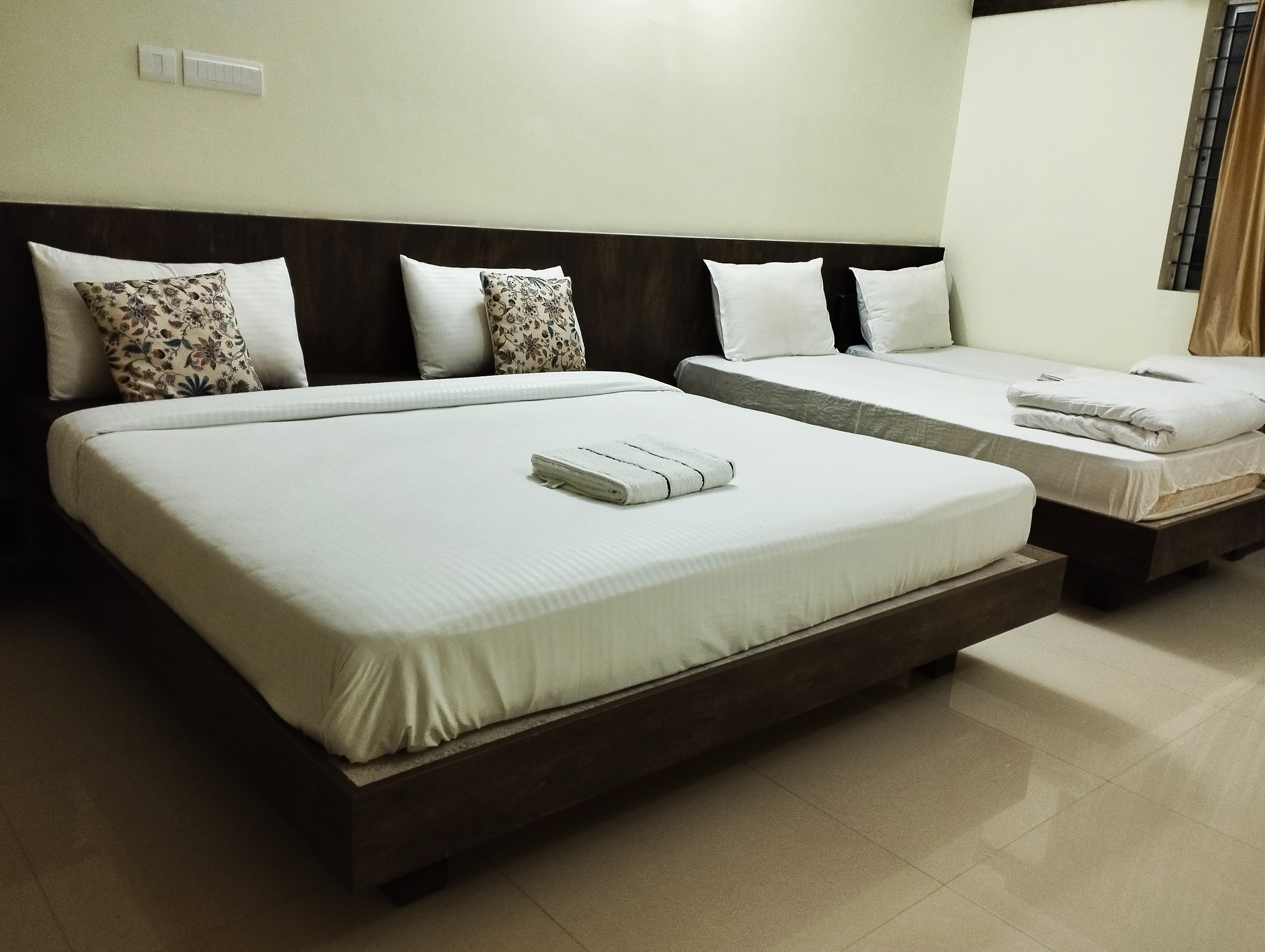 Dhaya Suite - Tap to explore photos