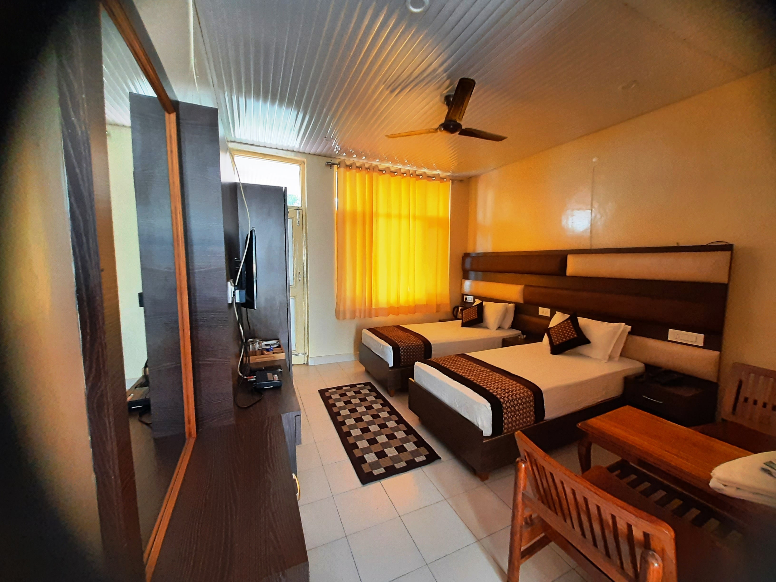 Pops Hotel and Restaurant - Tap to explore photos