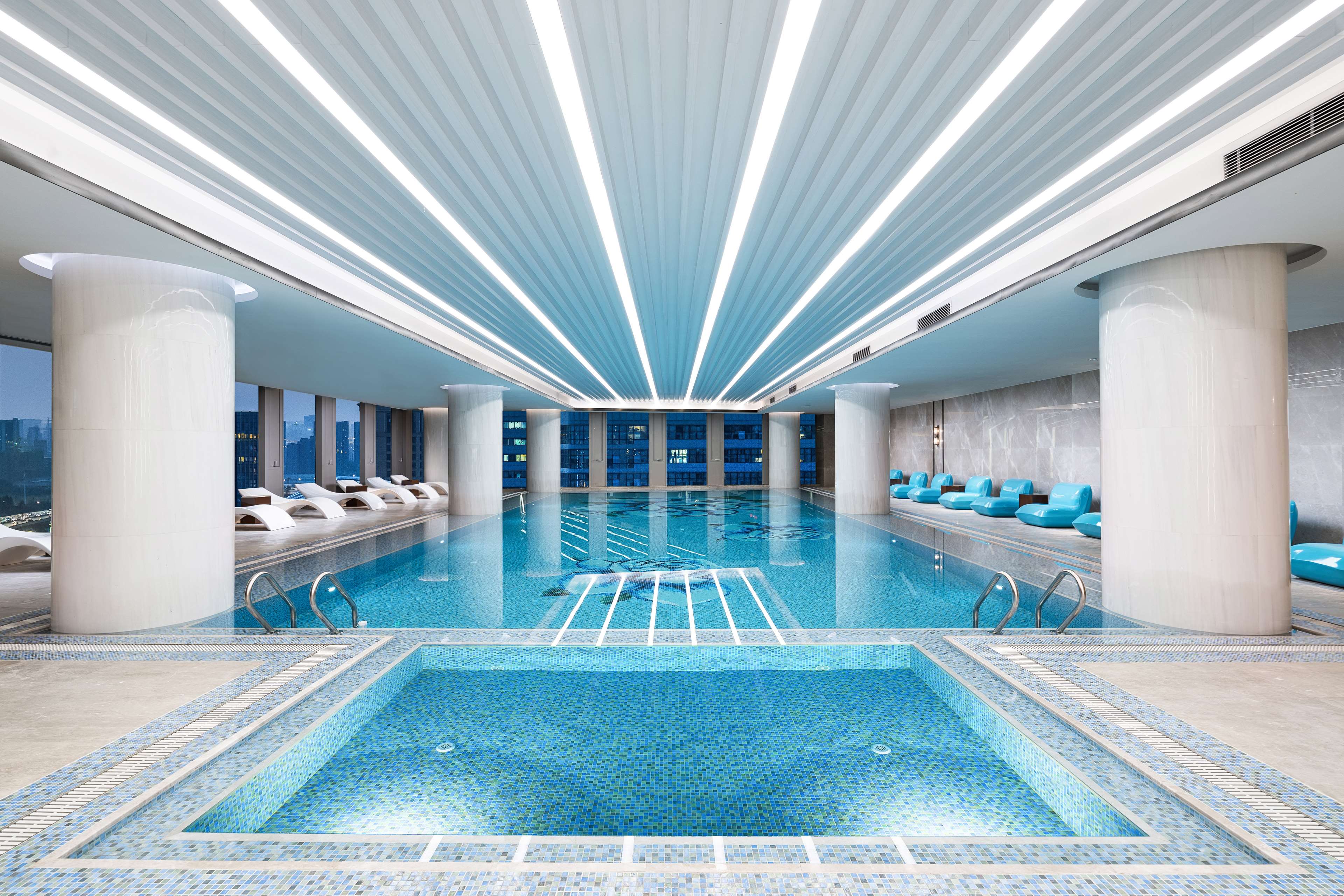 Radisson Blu Hotel Hangzhou Xintiandi - Tap to explore photos
