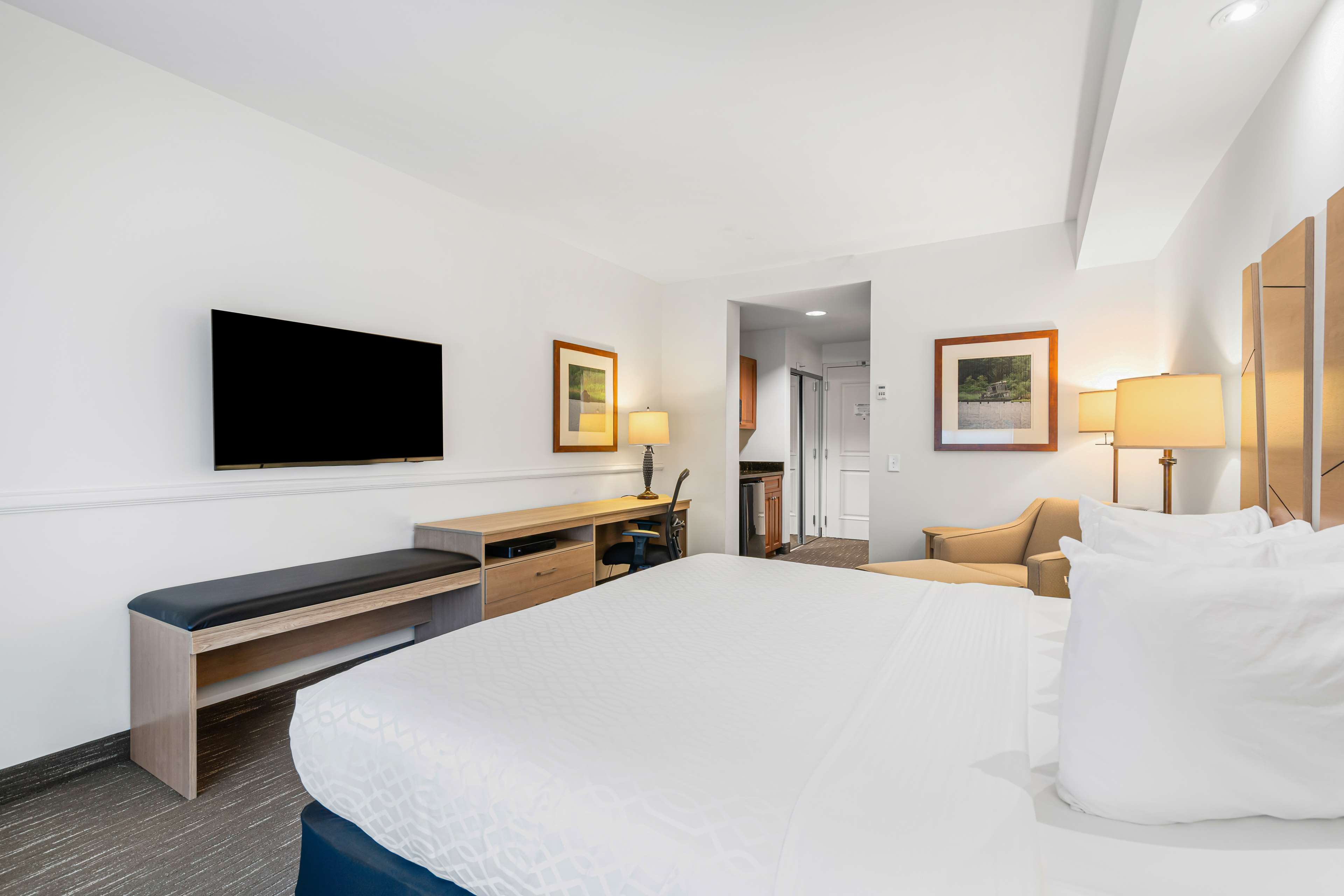 Best Western Plus Westgate Inn & Suites - Tap to explore photos