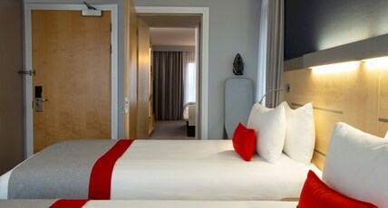 Holiday Inn Express Cheltenham Room Type - 2 Twin Standard Accessible with Free Hot Breakfast Holiday Inn Express Cheltenham Room Type - 2 Twin Standard Accessible with Free Hot Breakfast