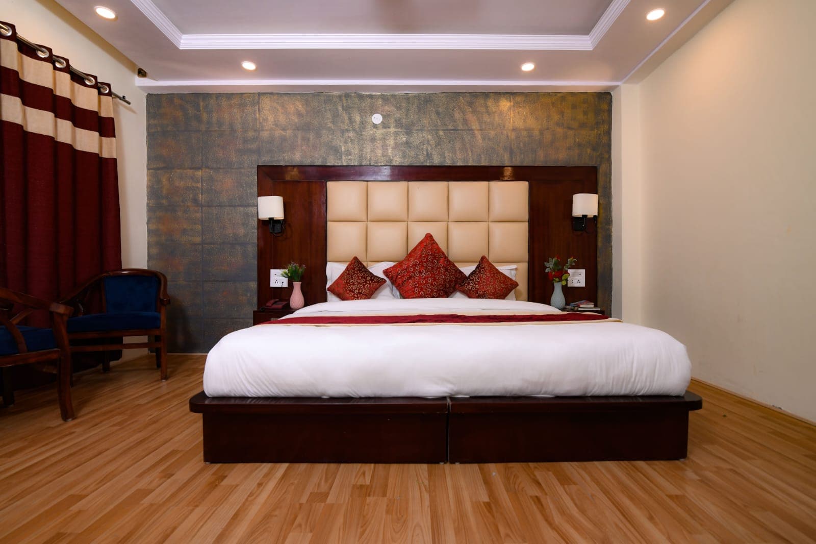 Hotel Ladakh Inn - Tap to explore photos