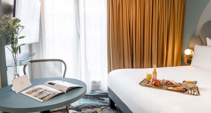 Mercure Annecy Centre Room Type - Privilege Room - 1 double bed with balcony