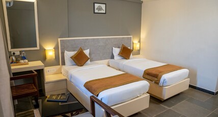Hotel Dwarawata Room Type - Classic AC Room
