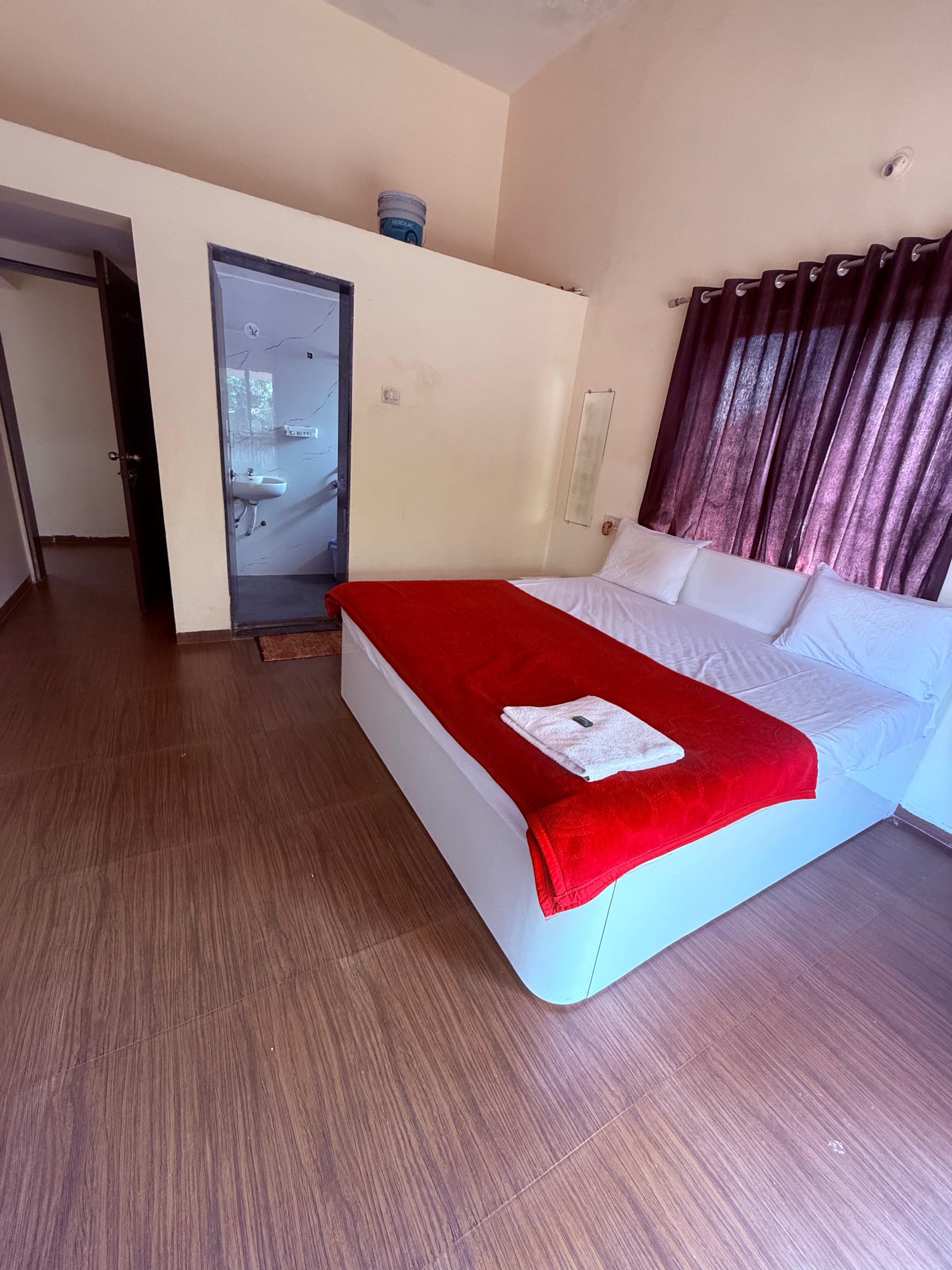 Mahabaleshwar waterfall view villa - Tap to explore photos
