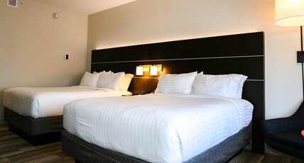 Holiday Inn Express & Suites Kingston-Ulster Room Type - 2 Queen Standard