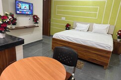 JMD Zoom Plaza Hotel