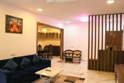 SS LUMINA GUEST HOUSE