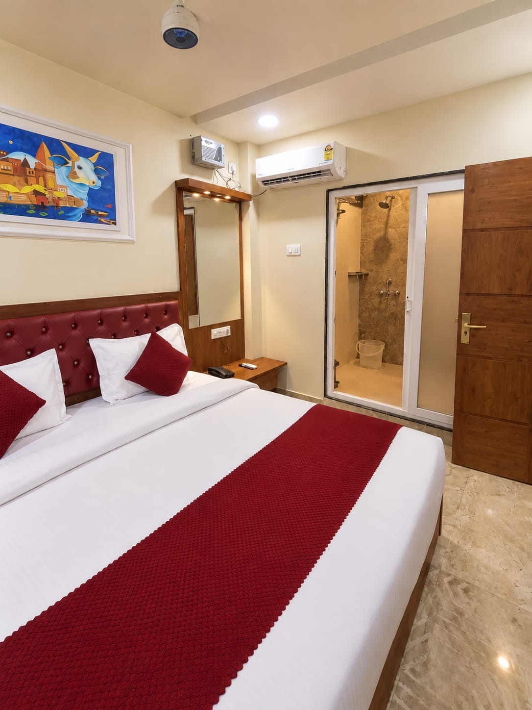 Hotel Vindhya Ganga Inn - Tap to explore photos