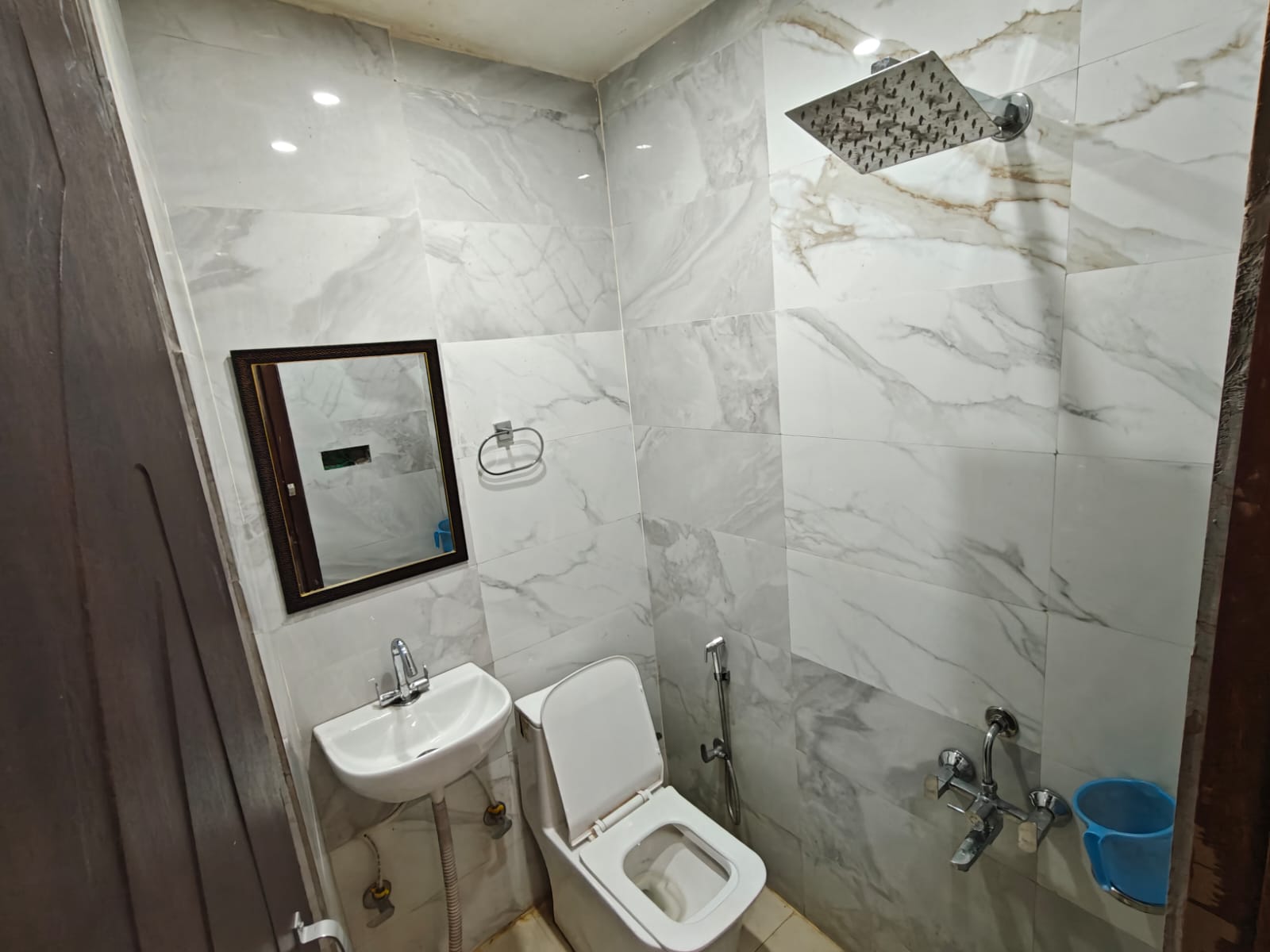 New Grand Guest House - Tap to explore photos