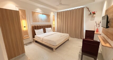 Elite Sector 45 Room Type - Super Deluxe Room