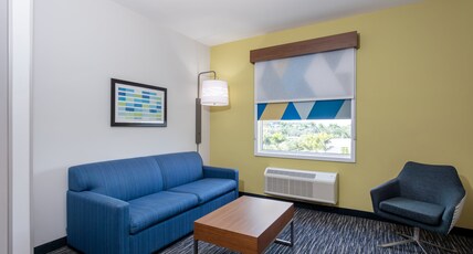 Holiday Inn Express & Suites MIRAMAR Room Type - 2 Queen Beds Suite Holiday Inn Express & Suites MIRAMAR Room Type - 2 Queen Beds Suite