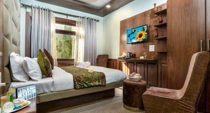 Hotel Grand Lords Room Type - Deluxe Room with Valley View