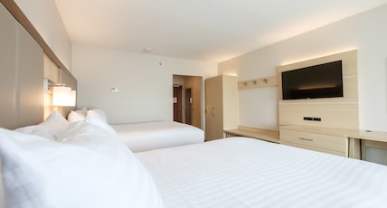 Holiday Inn Express & Suites EAGAN - MINNEAPOLIS AREA Room Type - 2 Queen Beds Suite Mobil Access Tub