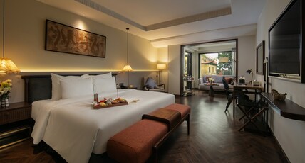 HOTEL de LAGOM Room Type - Signature Suite Balcony City View with Bathtub