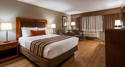 Best Western Plus Ottawa City Centre Room Type - 1 King Bed, Non-Smoking, Larger Room, Kitchenette, In-Room Safe, Hardwood Floors, Wi-Fi Best Western Plus Ottawa City Centre Room Type - 1 King Bed, Non-Smoking, Larger Room, Kitchenette, In-Room Safe, Hardwood Floors, Wi-Fi