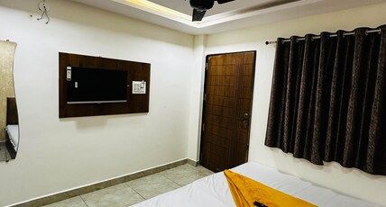 Hotel shipra Paradise Room Type - Bedroom 2
