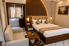 HOTEL VASUNDHARA INN
