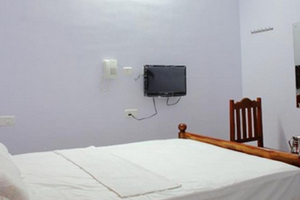 Hotel Moscot Inn - Tap to explore photos