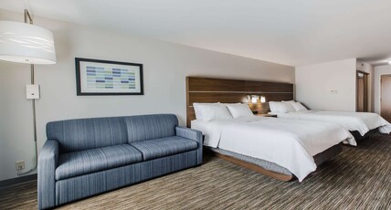 Holiday Inn Express & Suites-Regina-South Room Type - 2 Queen Standard Sofa Bed