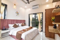 Sherlock Homes 221B Lonavala 4BHK