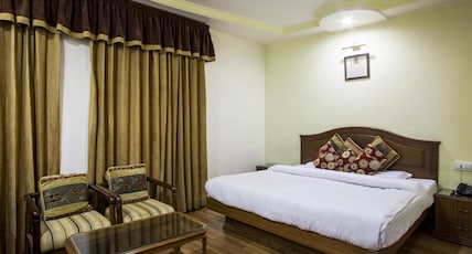 HOTEL LE GOLDEN Room Type - Executive Room with Golden Temple View HOTEL LE GOLDEN Room Type - Executive Room with Golden Temple View