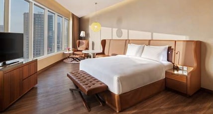 Radisson Blu Hotel, Dubai Canal View Room Type - Standard Room - Canal View Radisson Blu Hotel, Dubai Canal View Room Type - Standard Room - Canal View