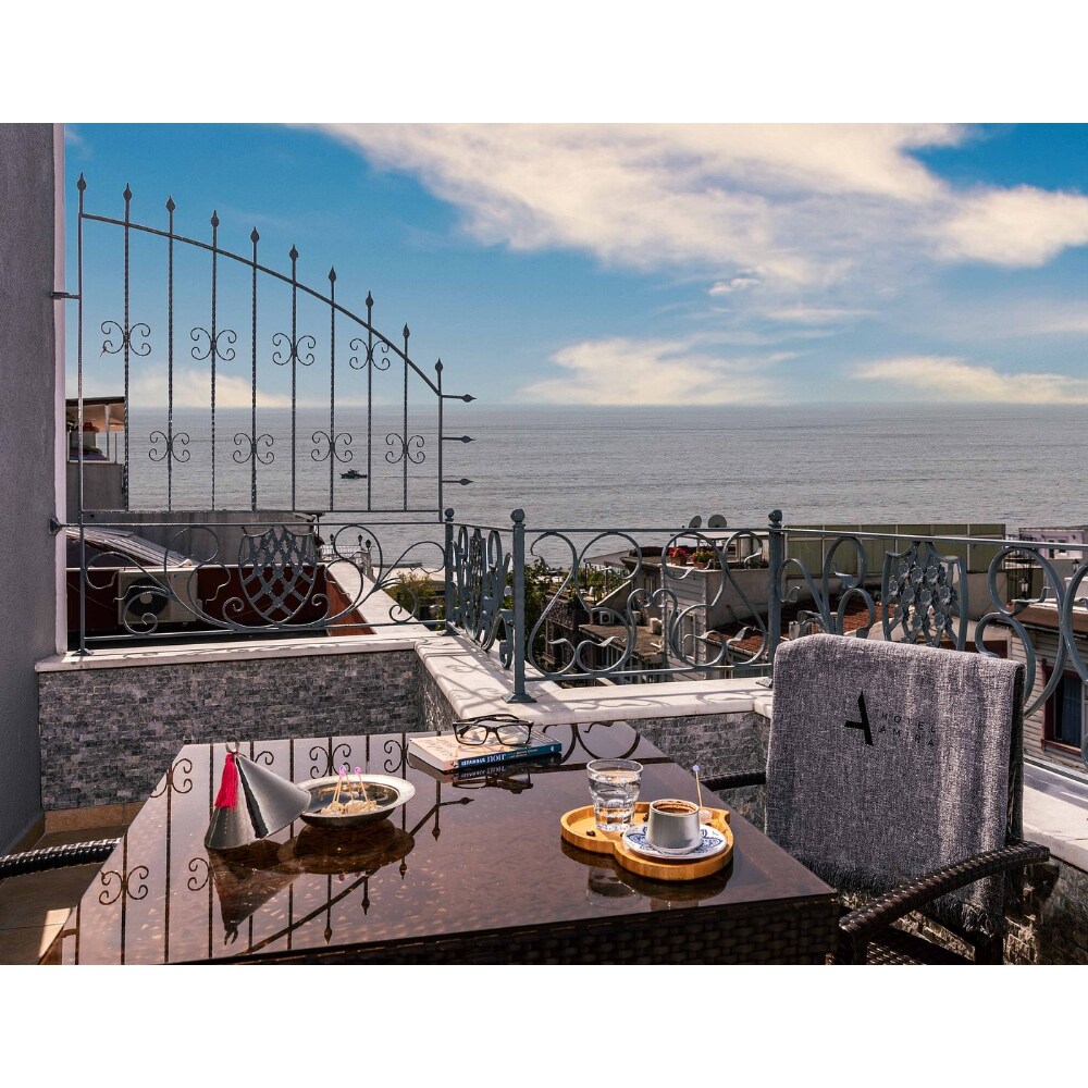 Hotel Amira Istanbul - Tap to explore photos