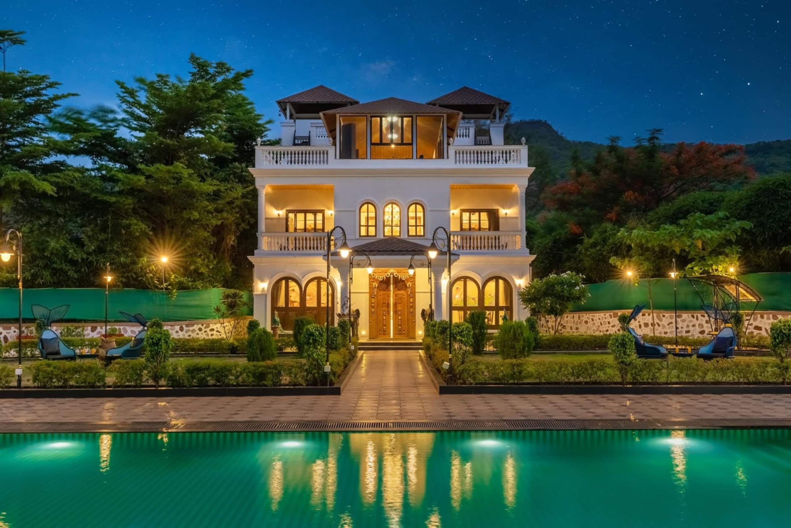City Homes Luxury 7BHK Villa Pool Jacuzzi Karjat - Tap to explore photos