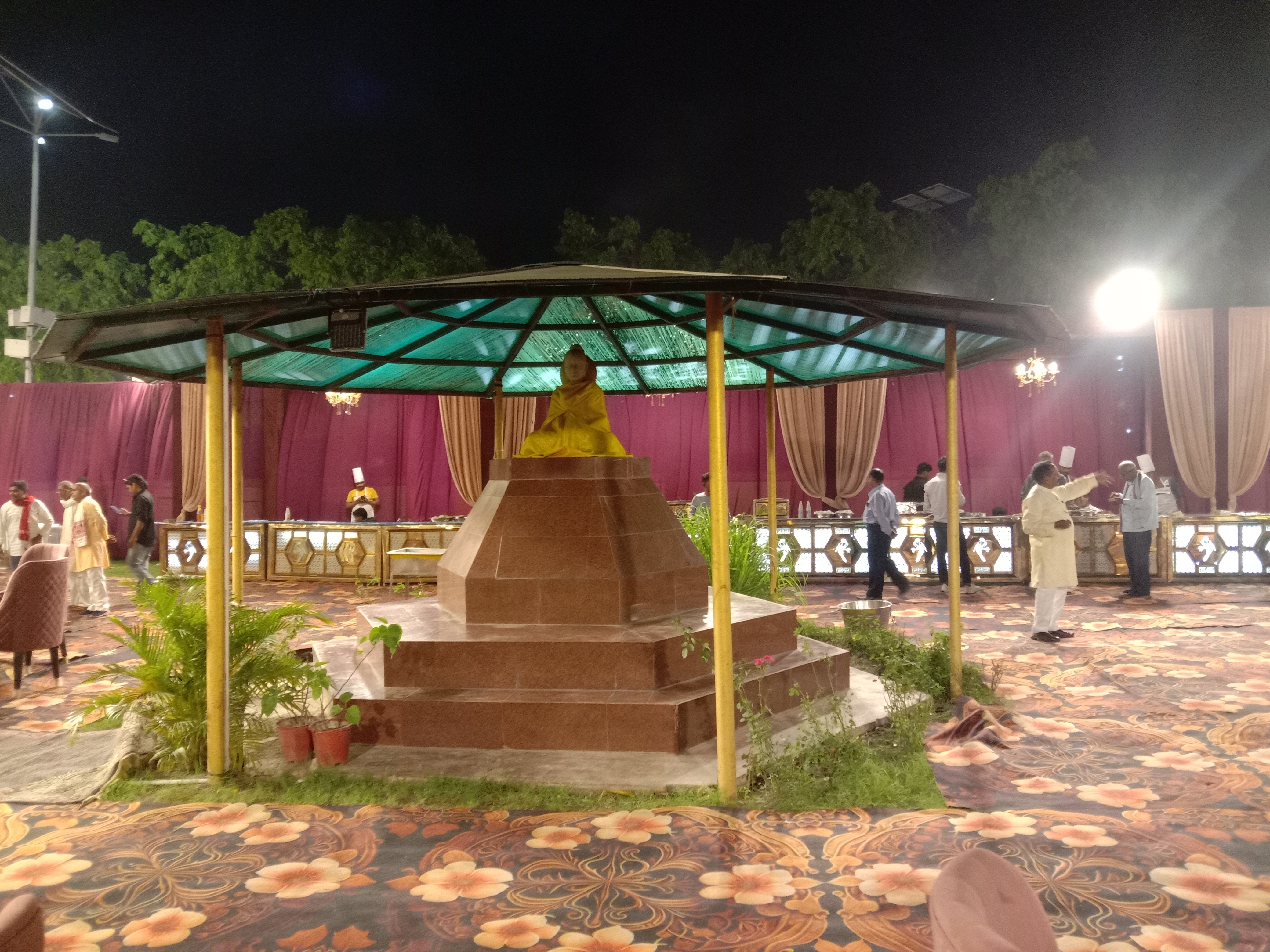 Rahi Pathik Niwas, Kushinagar - Tap to explore photos