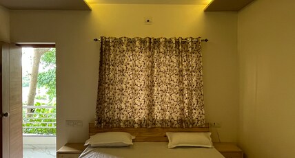 Shree Vinayak Home Stay Room Type - Deluxe Room with Balcony 201