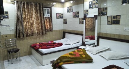 Hotel Jamil and Restaurant Room Type - Standard AC Four Bed