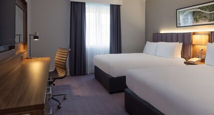 DoubleTree by Hilton Edinburgh Airport Room Type - TWO QUEEN BED GUESTROOM
