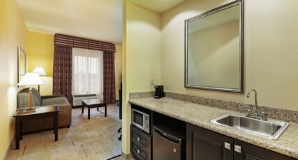 Hampton Inn & Suites by Hilton Tulsa North/Owasso Room Type - 1KNG STUDIO SOFABED NOSMOK
