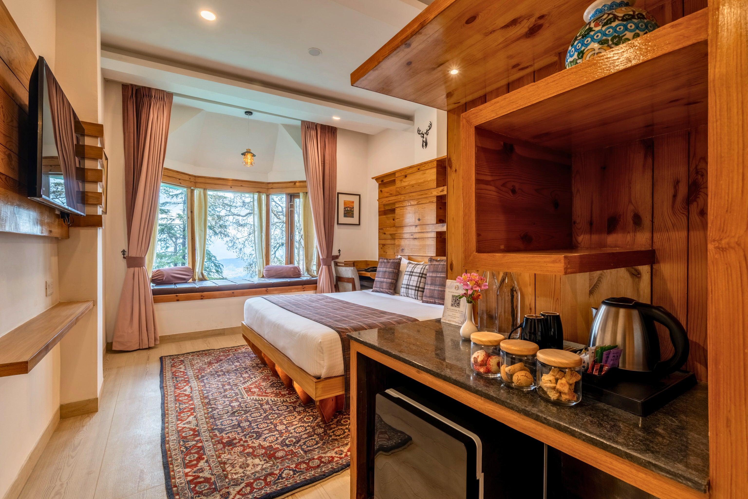 Justa Darkwood Lodge and Spa 10 mins from Mall Road - Tap to explore photos